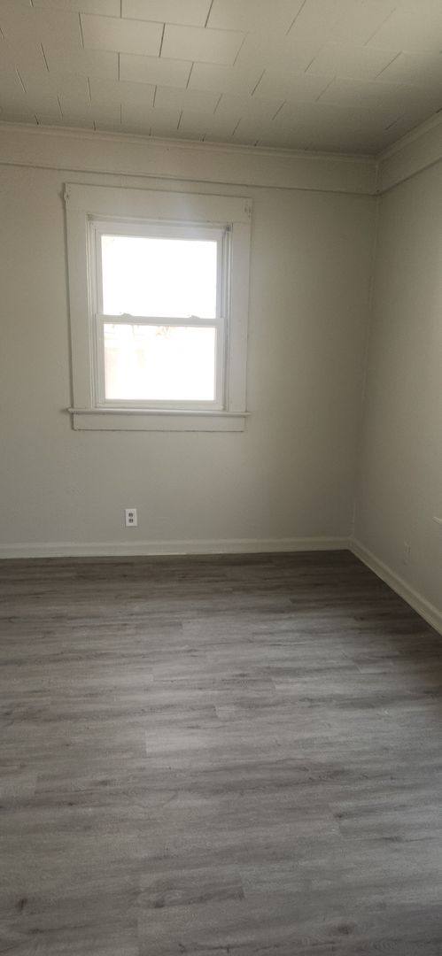 Apartment for rent at 1144 36th St, Des Moines, IA 50311