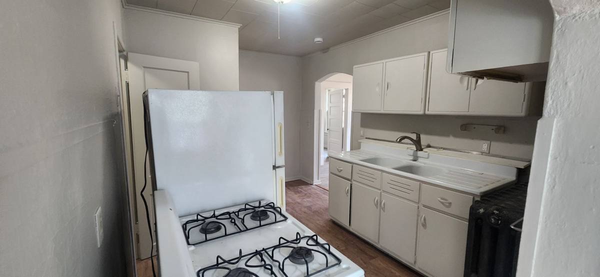 Apartment for rent at 1144 36th St, Des Moines, IA 50311
