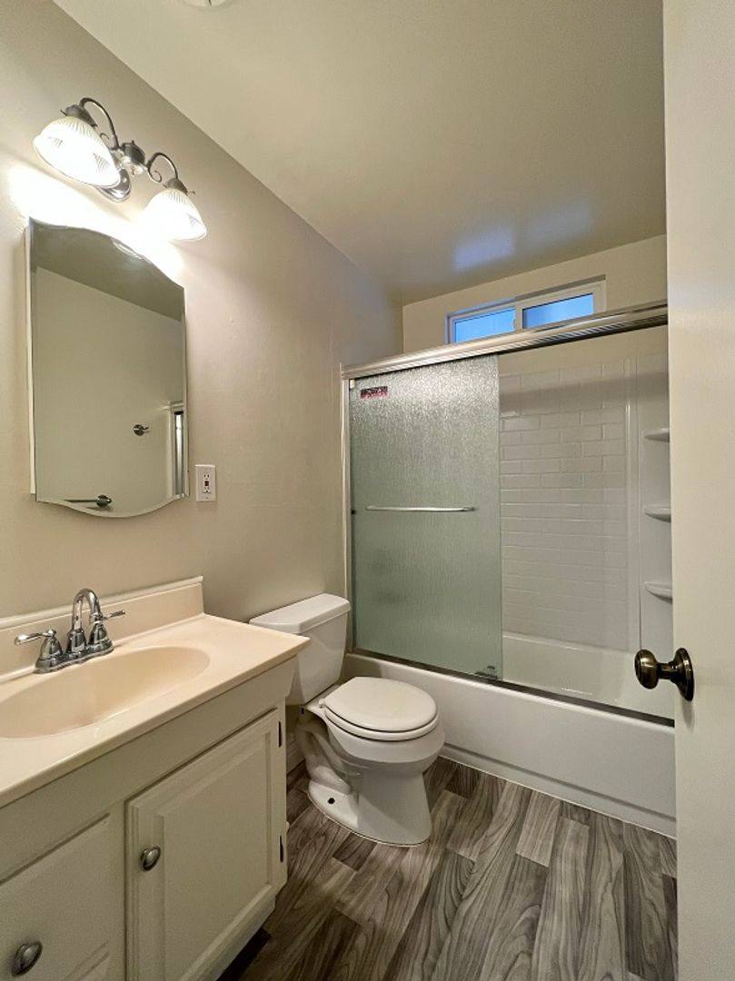 Apartment for rent at 1751-1753 E St, Napa, CA 94558