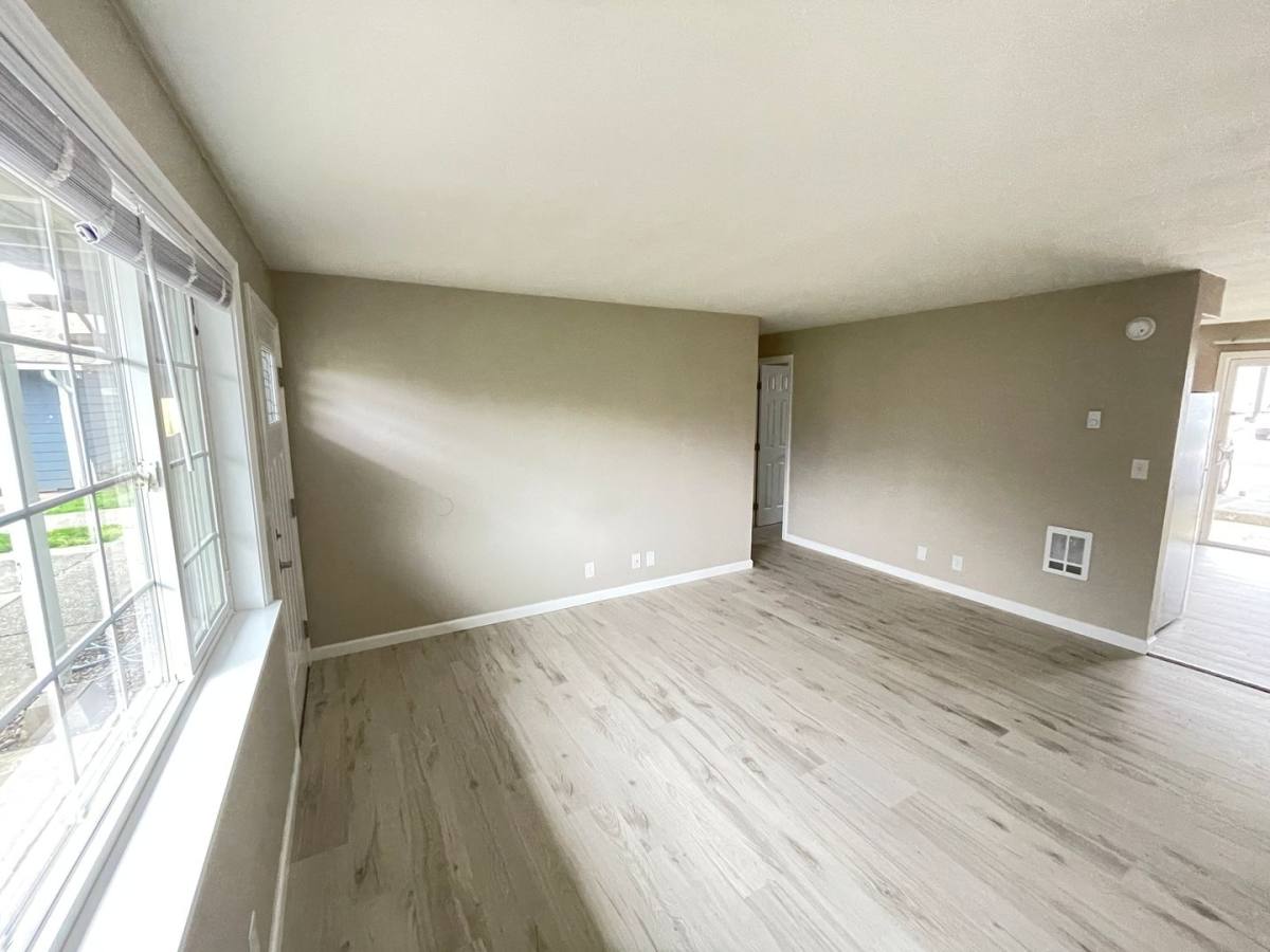 Apartment for rent at 8th St NW, Salem, OR 97304