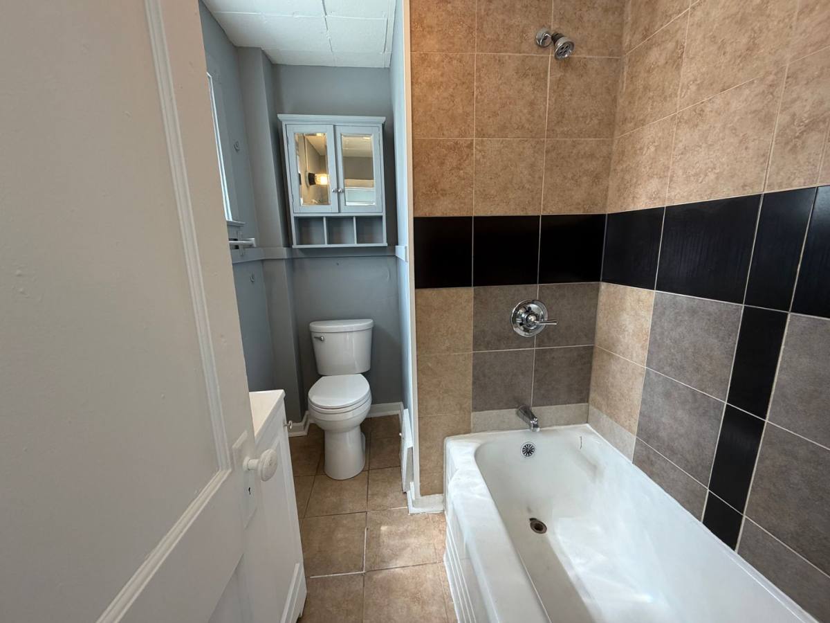 Apartment for rent at 1119 Johnston St, Akron, OH 44305