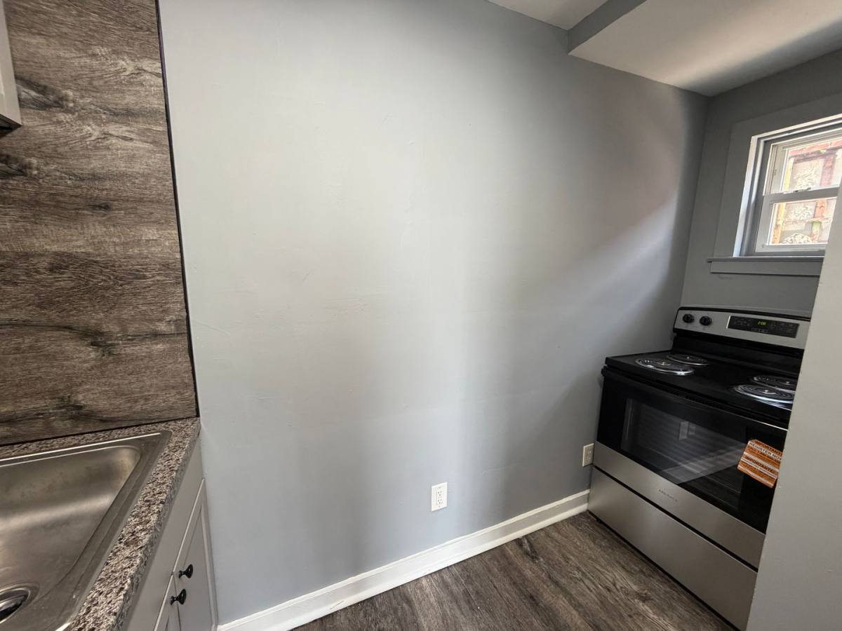 Apartment for rent at 1119 Johnston St, Akron, OH 44305