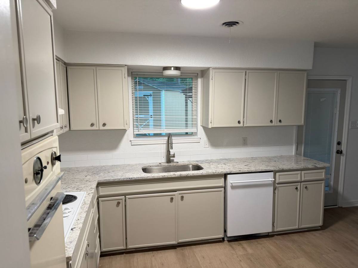 House for rent at 112 SW Murphy Rd, Burleson, TX 76028