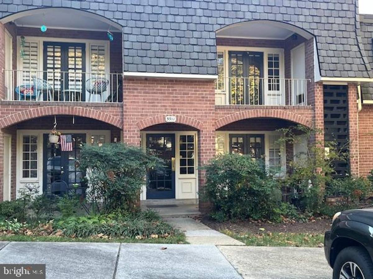 Condo for rent at 5911-G Prince James Dr, Springfield, VA 22152