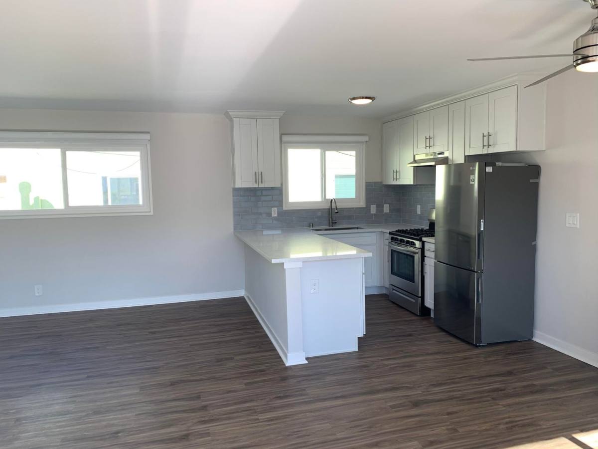 Apartment for rent at 1323 11th St, Santa Monica, CA 90401