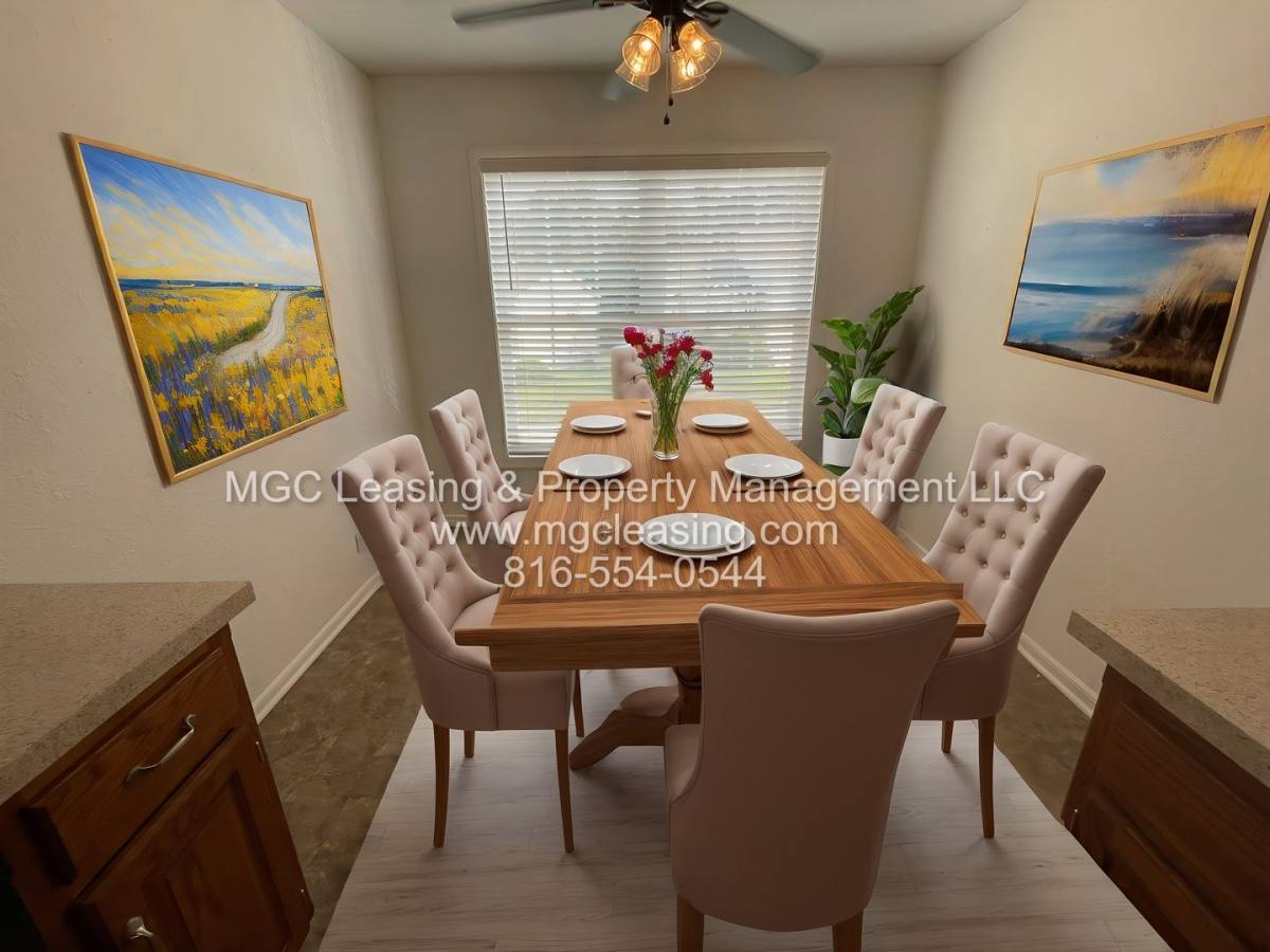 Townhouse for rent at 5808-5810 NE 42nd St, Kansas City, MO 64117