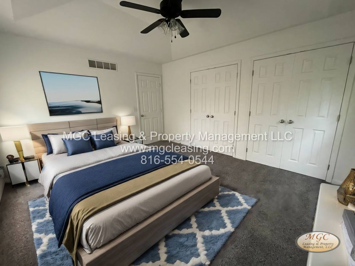 Townhouse for rent at 5808-5810 NE 42nd St, Kansas City, MO 64117