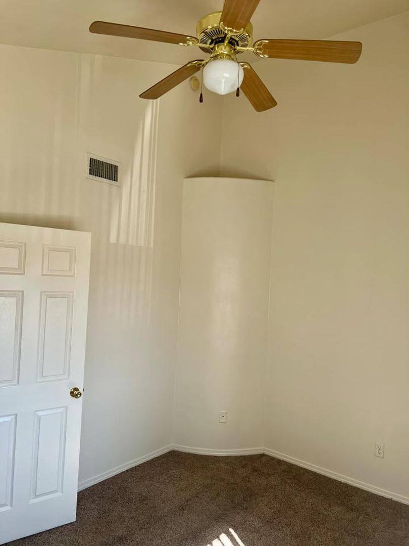 Apartment for rent at 5500 Copper Ave NE, Albuquerque, NM 87108