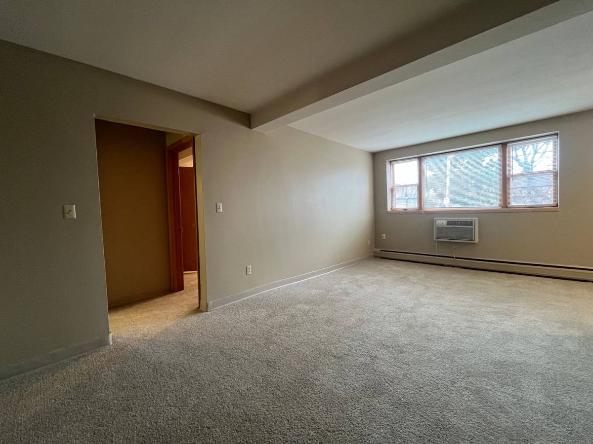 Apartment for rent at 996 Van Buren Ave, Saint Paul, MN 55104