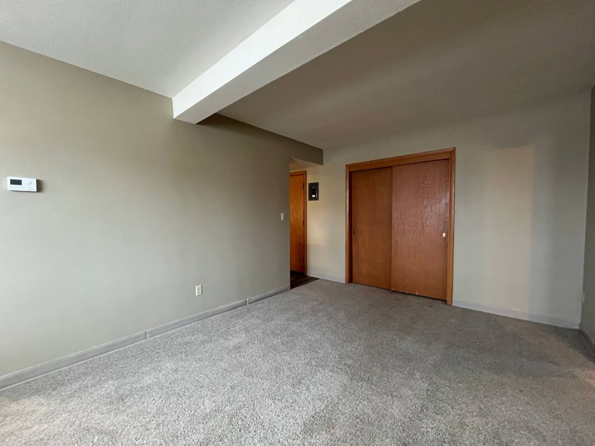 Apartment for rent at 996 Van Buren Ave, Saint Paul, MN 55104