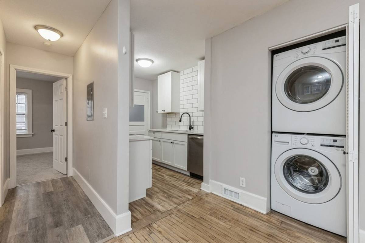 Apartment for rent at 4023 University Ave, Des Moines, IA 50311