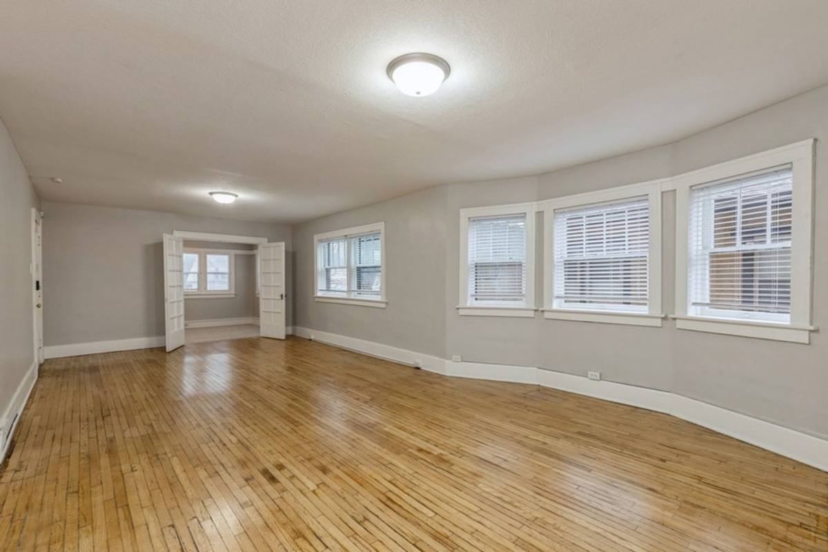 Apartment for rent at 4023 University Ave, Des Moines, IA 50311