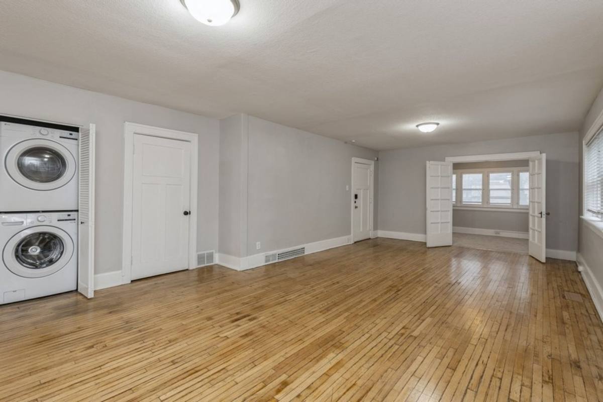 Apartment for rent at 4023 University Ave, Des Moines, IA 50311