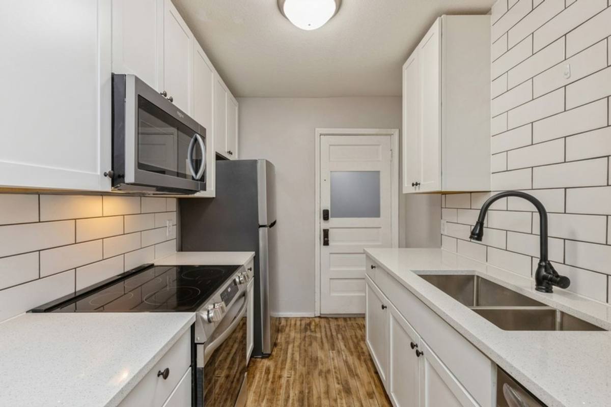 Apartment for rent at 4023 University Ave, Des Moines, IA 50311
