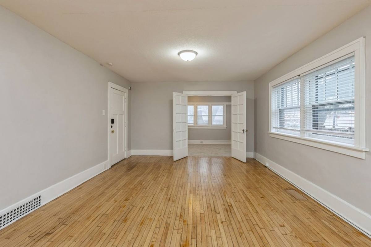 Apartment for rent at 4023 University Ave, Des Moines, IA 50311