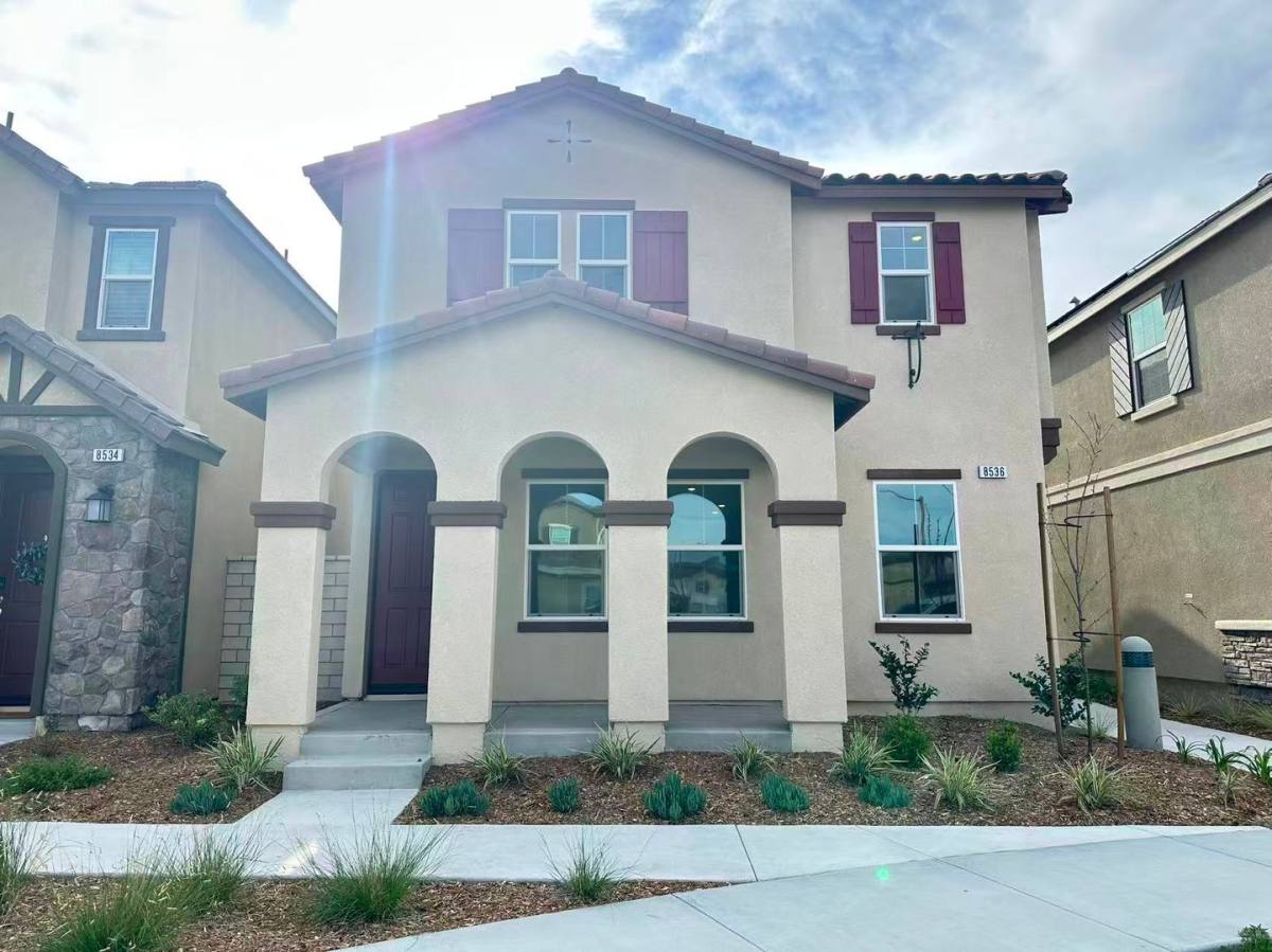 Townhouse for rent at 8536 Midway Lane, Chino, CA 91708