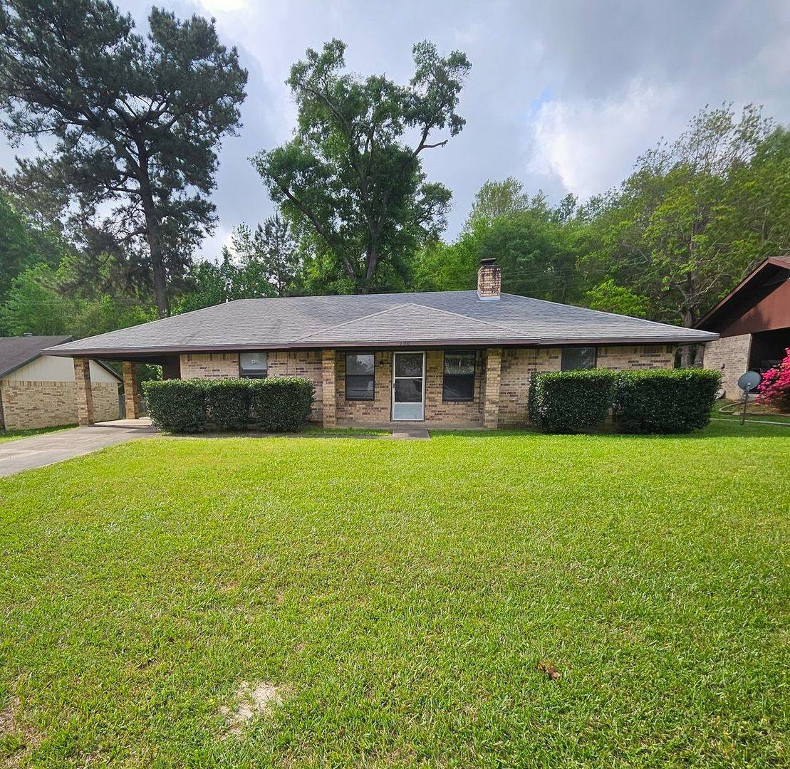 House for rent at 130 Raymond Dr, New Llano, LA 71461