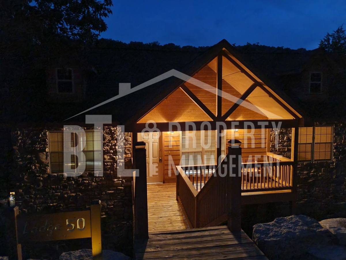 House for rent at 574 Baldknobber Dr #LODGE 50, Reeds Spring, MO 65737