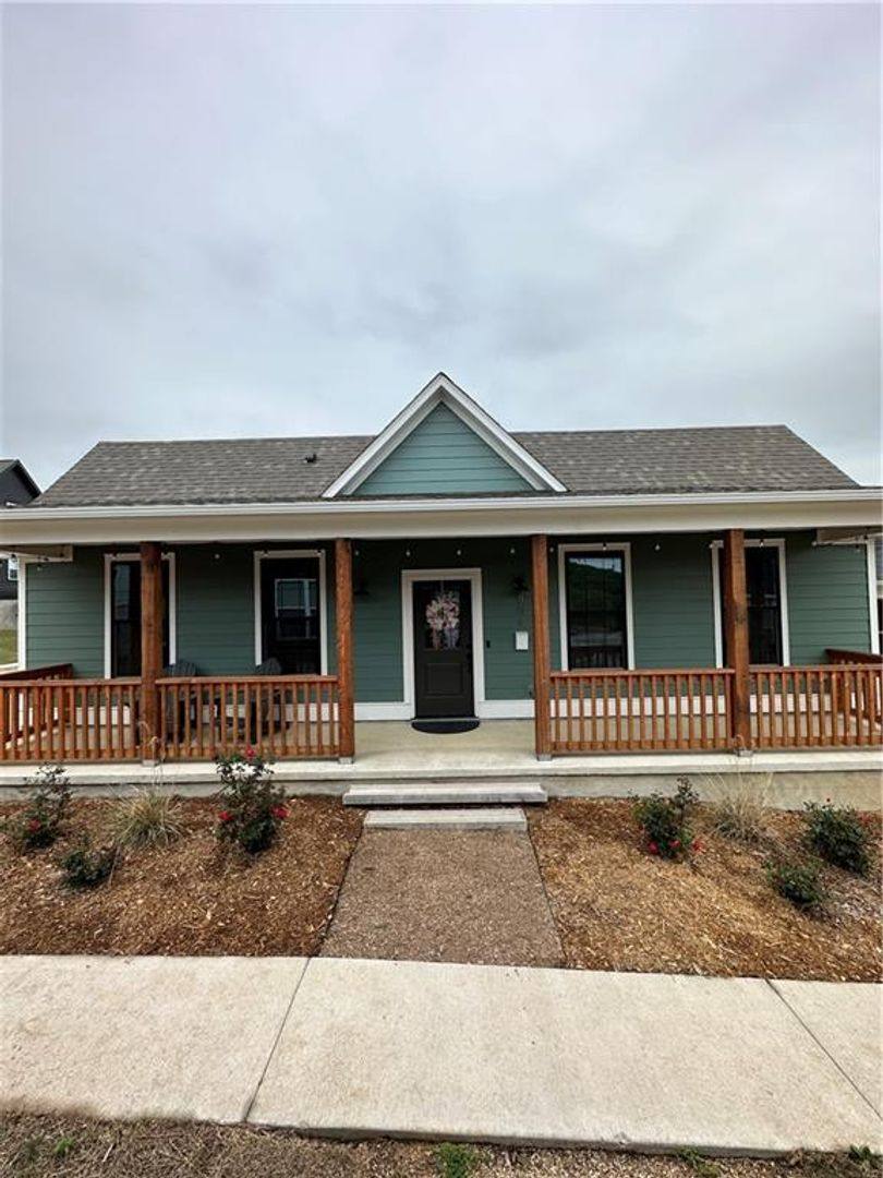 House for rent at 851 One Mile Rd, Fayetteville, AR 72704