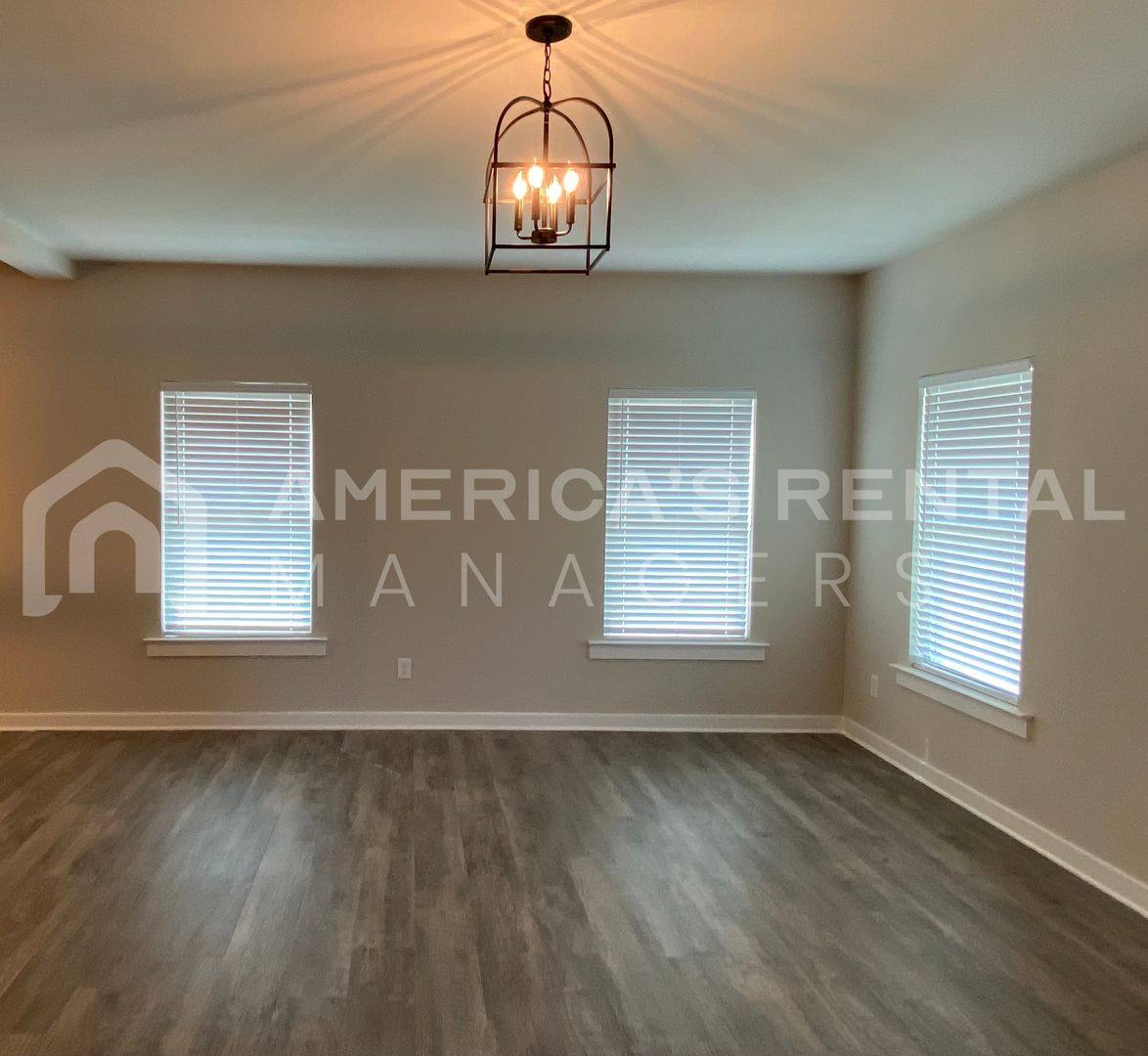 House for rent at 490 Ridge View Circle, Jemison, AL 35085