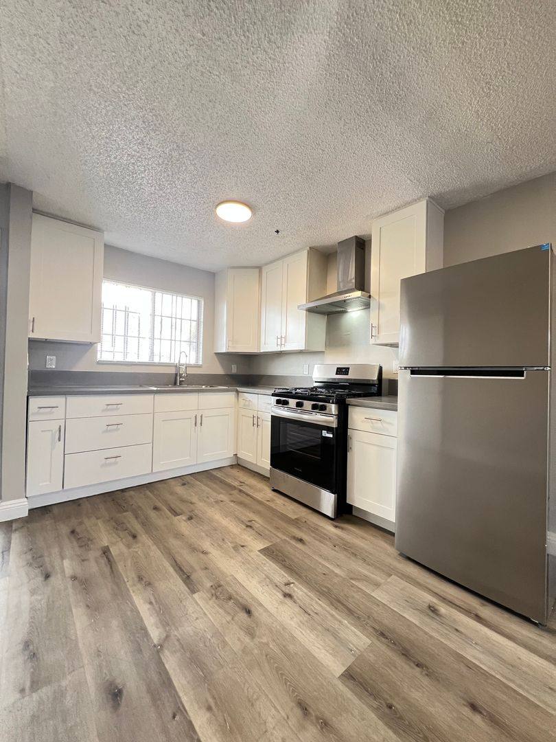 Apartment for rent at 8307 S Figueroa St, Los Angeles, CA 90003