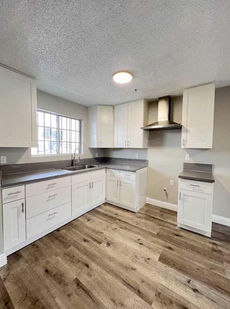 Apartment for rent at 8307 S Figueroa St, Los Angeles, CA 90003