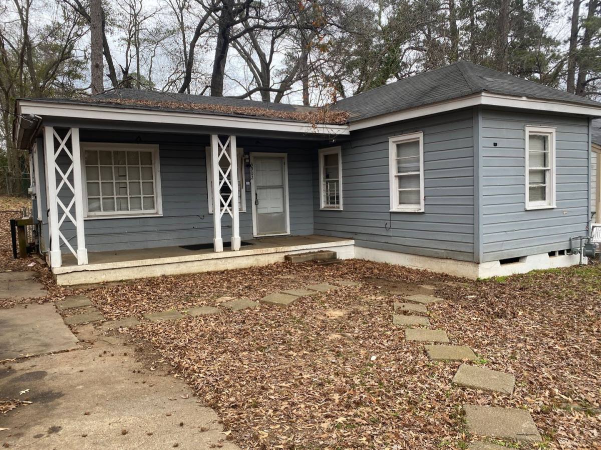 House for rent at 3902 Sumner St, Shreveport, LA 71109