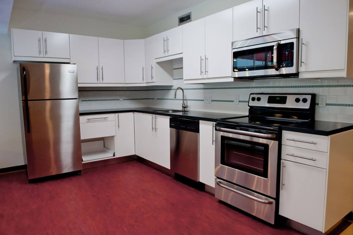 Apartment for rent at 110 Campbell Ave, SW, Roanoke, VA 24011