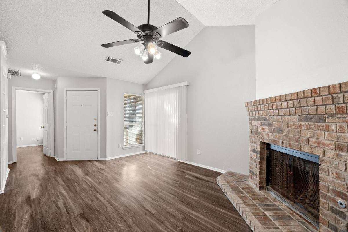 Apartment for rent at 12130 Thompkins Dr, Austin, TX 78753