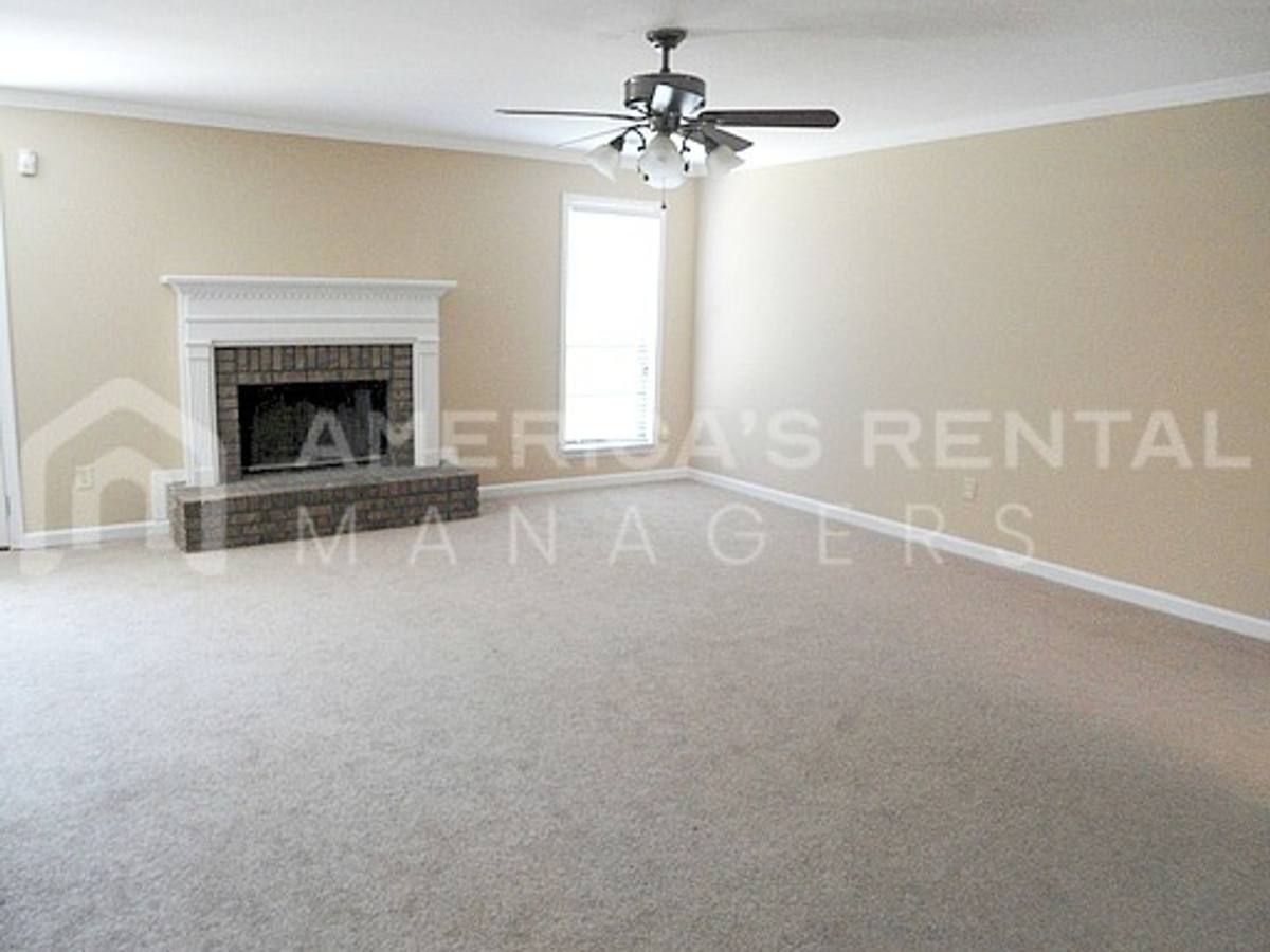 Townhouse for rent at 378 Jamestown Manor Dr, Gardendale, AL 35071