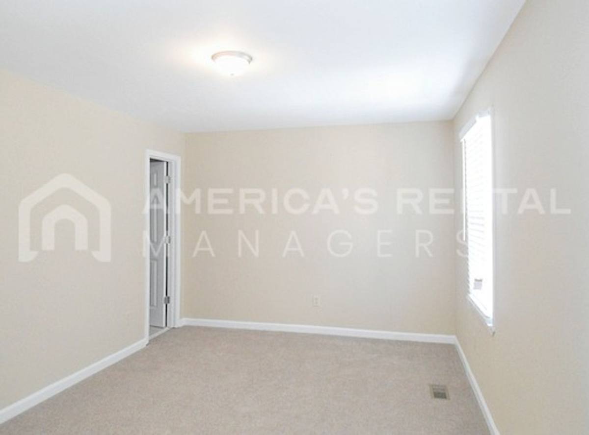 Townhouse for rent at 378 Jamestown Manor Dr, Gardendale, AL 35071