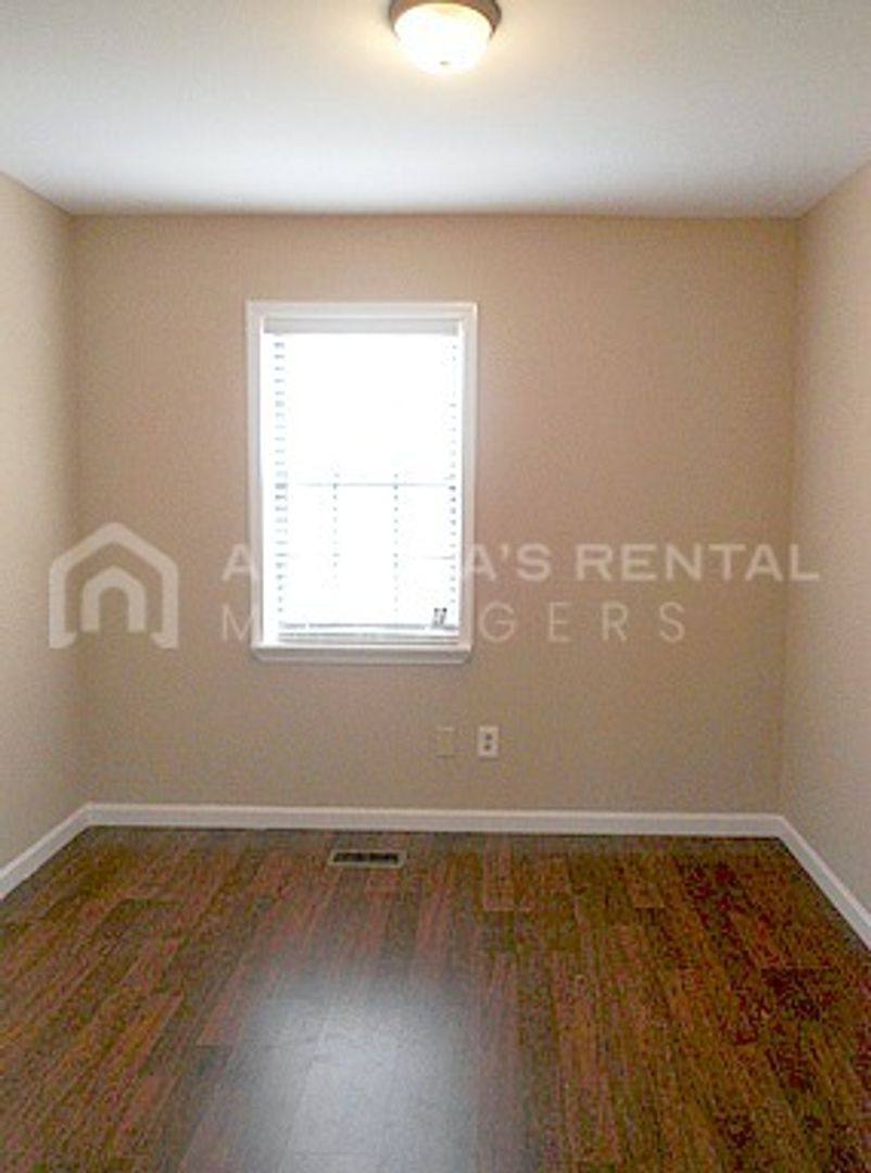 Townhouse for rent at 378 Jamestown Manor Dr, Gardendale, AL 35071