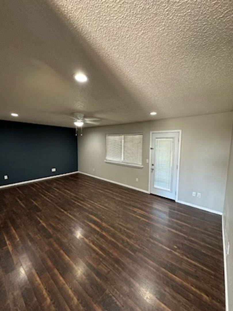 House for rent at 20061 Palmer Rd, Harrah, OK 73045