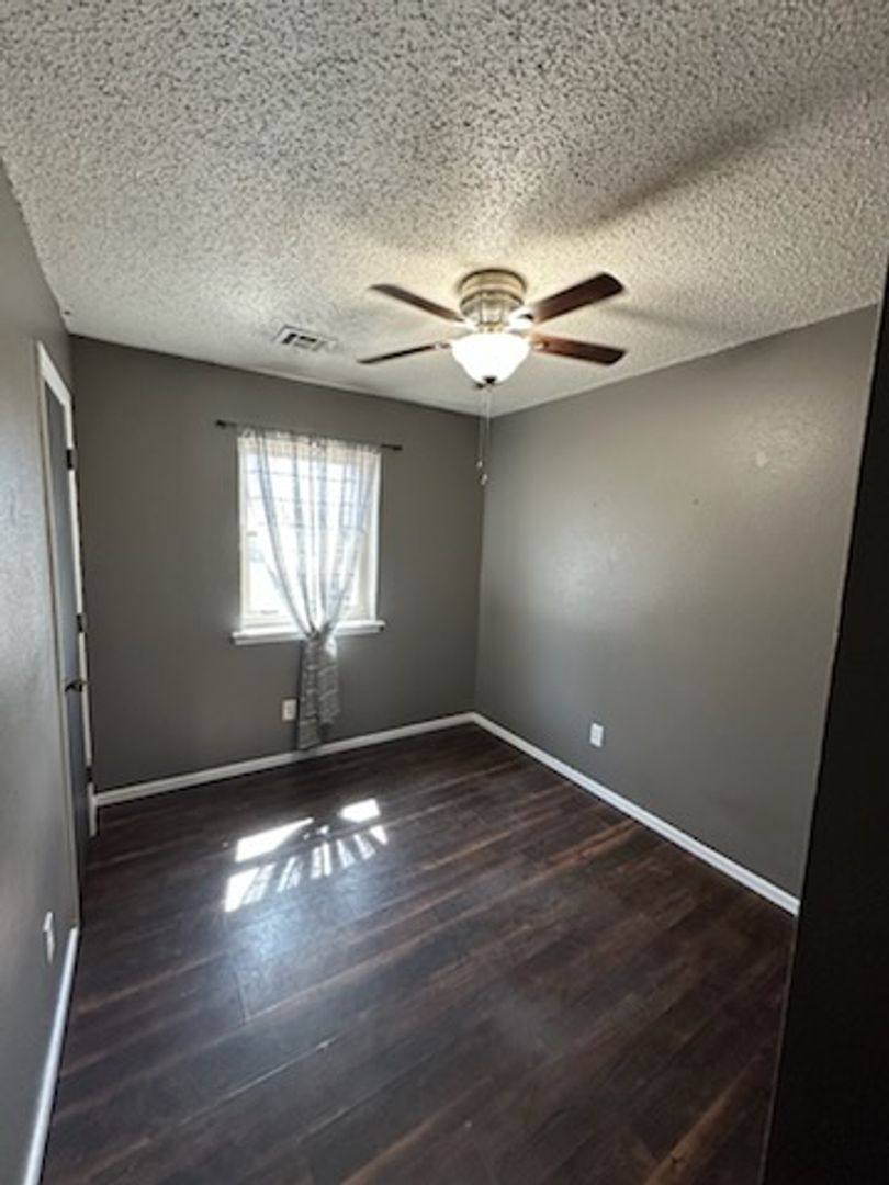 House for rent at 20061 Palmer Rd, Harrah, OK 73045
