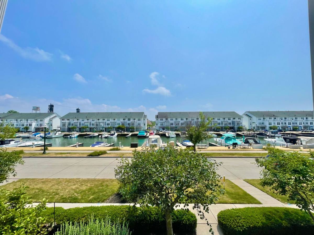 Condo for rent at 359 California Ave, Lorain, OH 44052