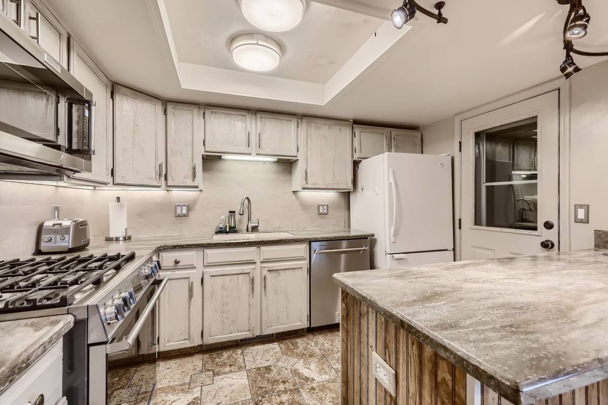 Apartment for rent at 3833 Paseo Del Prado, Boulder, CO 80301