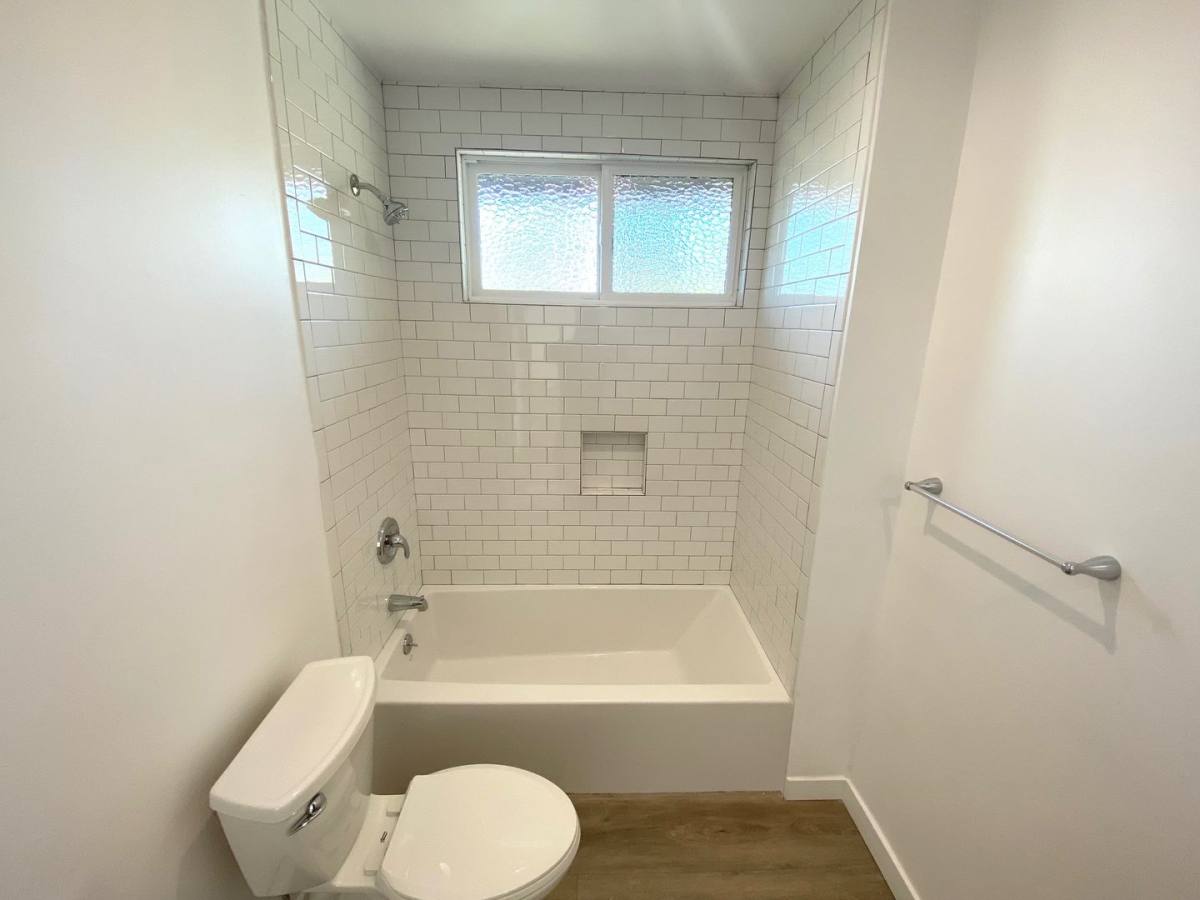Apartment for rent at 1000 Havenhurst Dr, Los Angeles, CA 90046