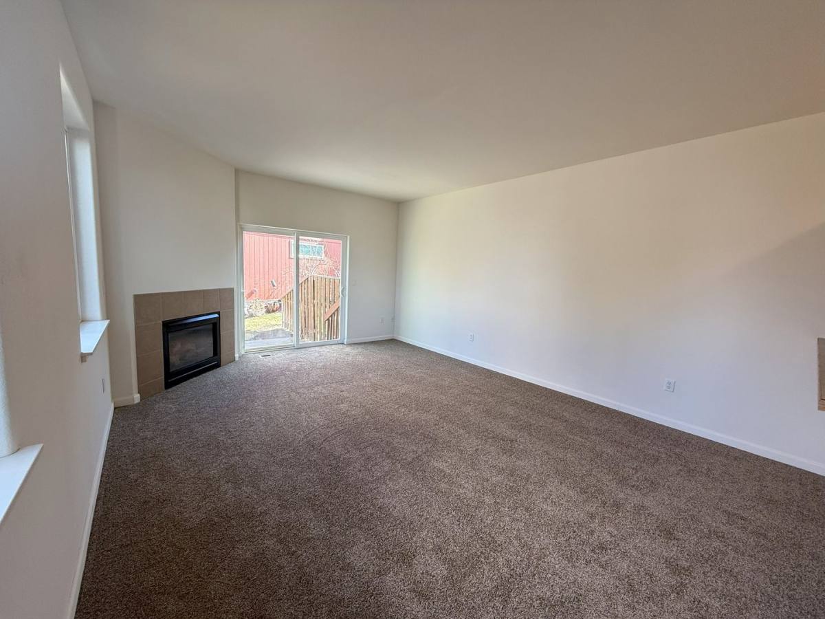 Townhouse for rent at 2636 SW Cascade Mountain Lane, Redmond, OR 97756
