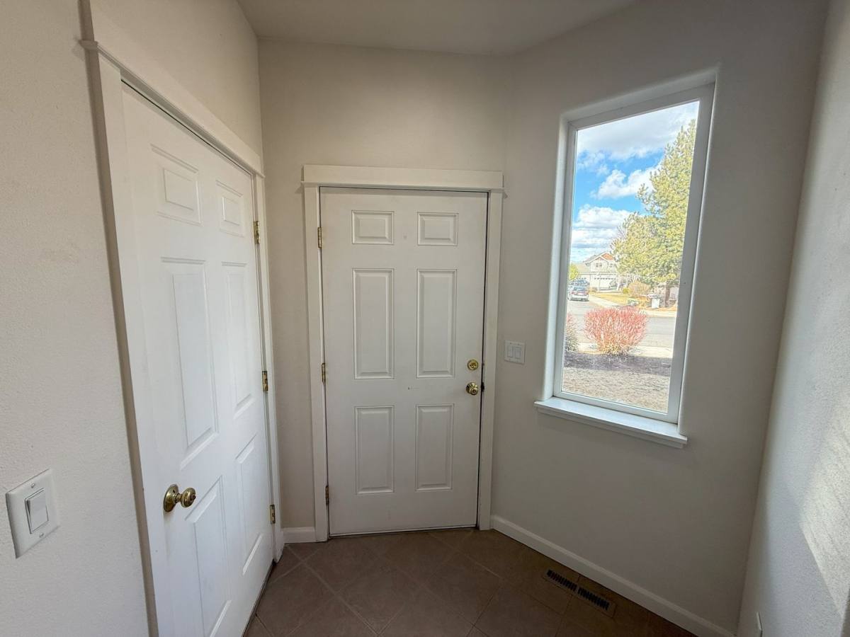 Townhouse for rent at 2636 SW Cascade Mountain Lane, Redmond, OR 97756