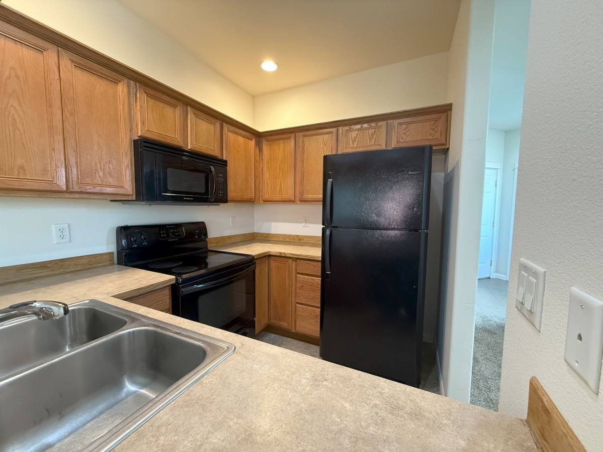 Townhouse for rent at 2636 SW Cascade Mountain Lane, Redmond, OR 97756