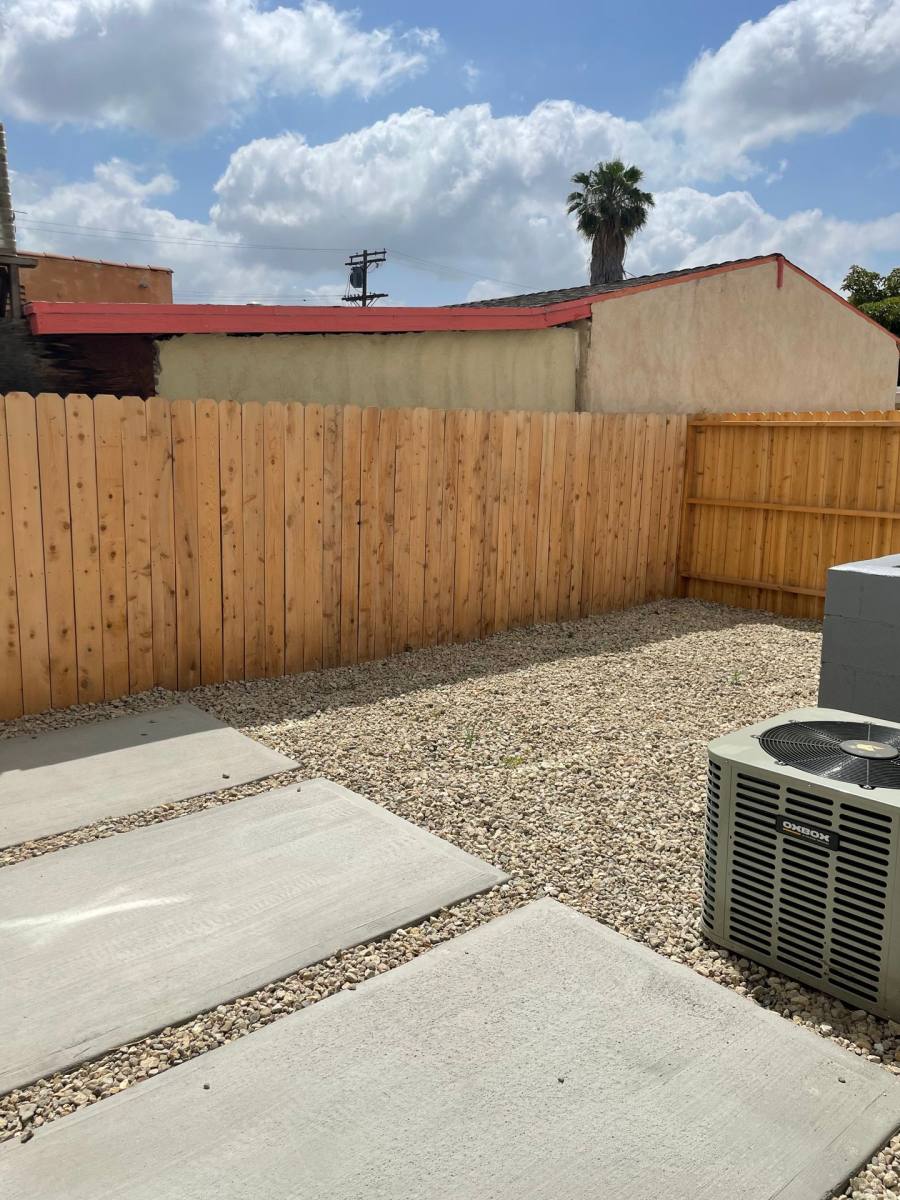 Townhouse for rent at 5726 Case Ave, North Hollywood, CA 91601
