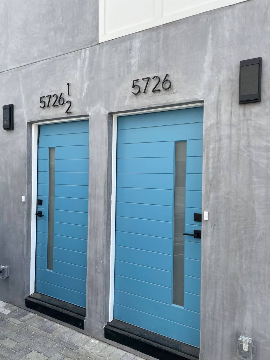 Townhouse for rent at 5726 Case Ave, North Hollywood, CA 91601