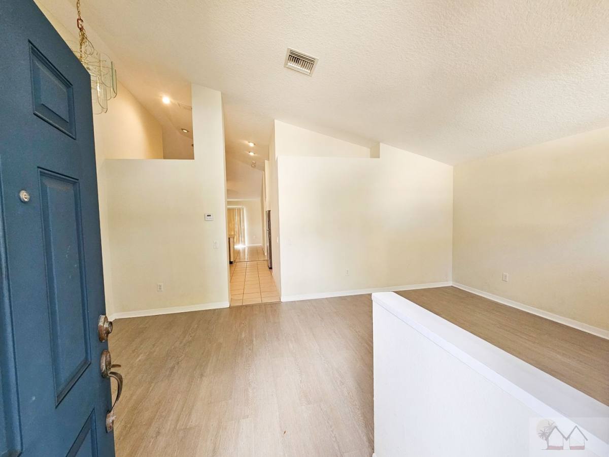 House for rent at 727 Somerstone Dr, Valrico, FL 33594