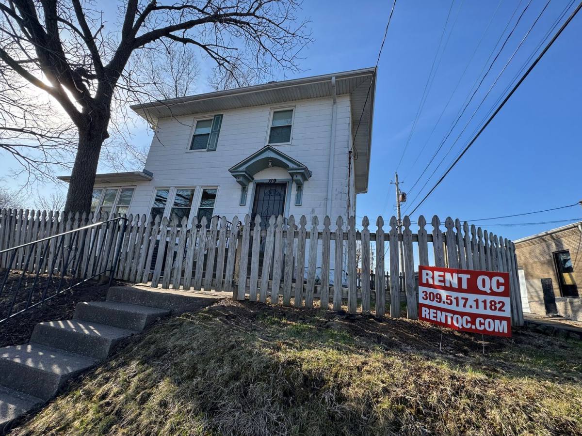 House for rent at 119 E 13th St, Davenport, IA 52803