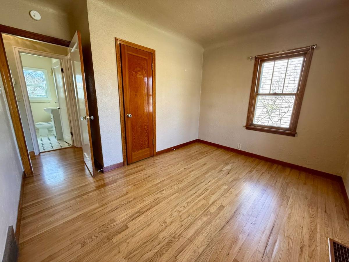 221 N Ave E, Missoula, MT 59801 - House for Rent - Image 4