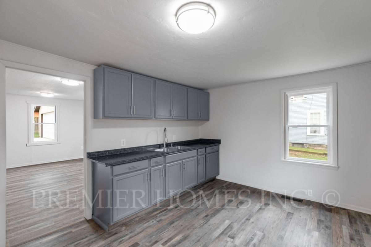 House for rent at 1126 11th St NW, Canton, OH 44703