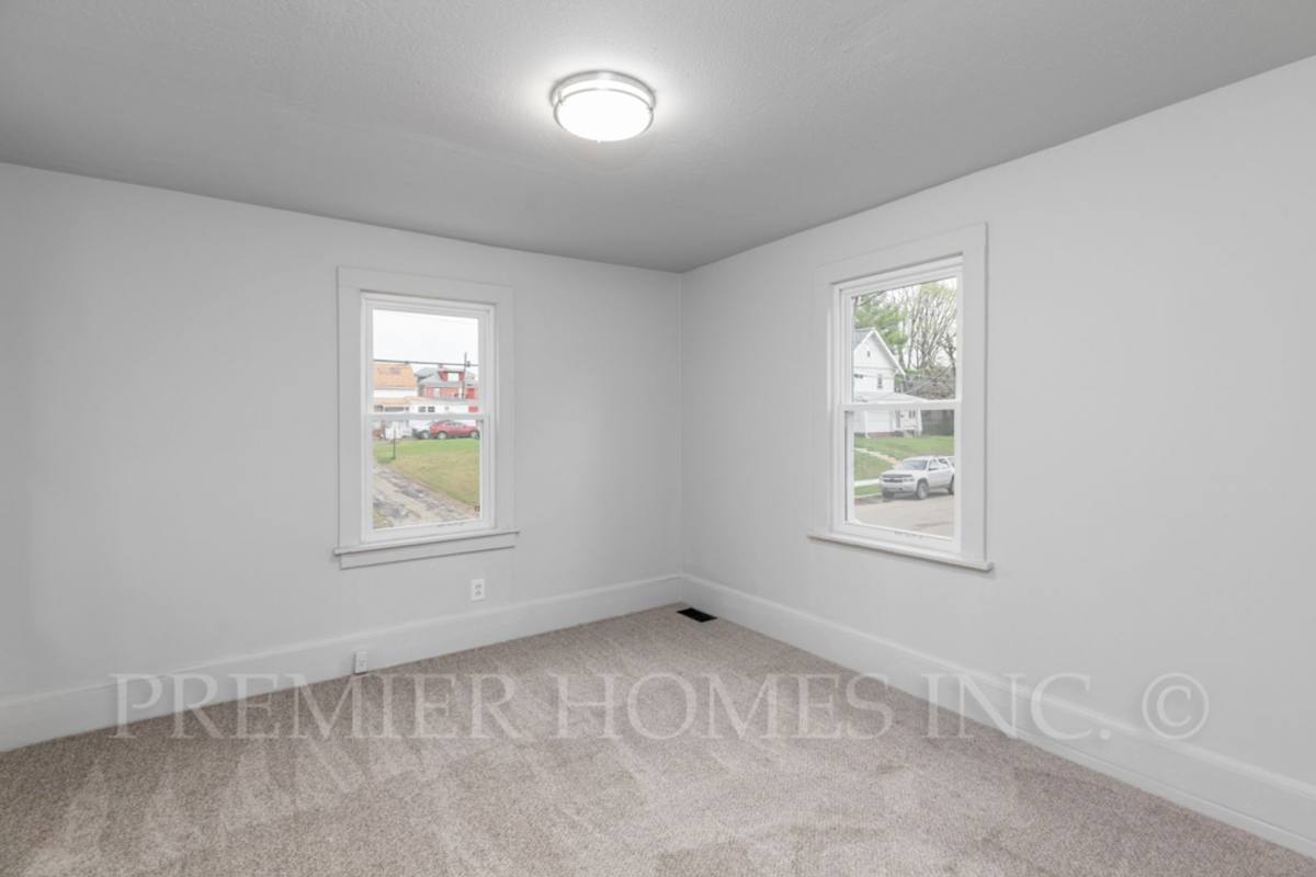 House for rent at 1126 11th St NW, Canton, OH 44703