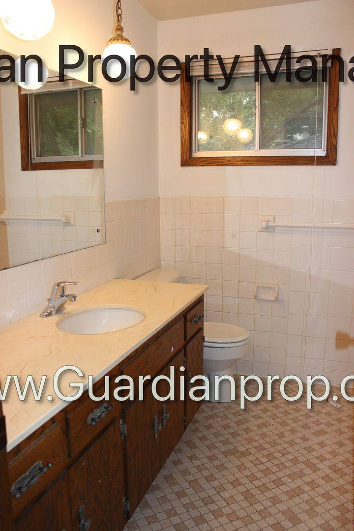 Apartment for rent at 2600-2604 France Ave N, Minneapolis, MN 55422
