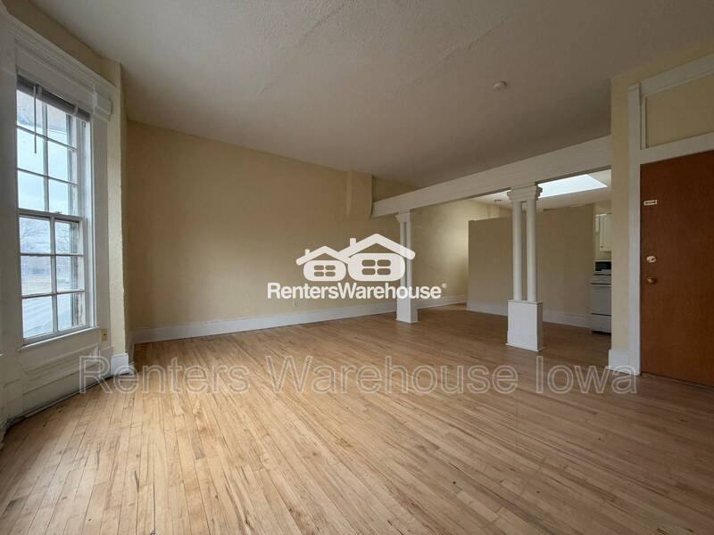 Apartment for rent at 1215 25th St, Des Moines, IA 50311