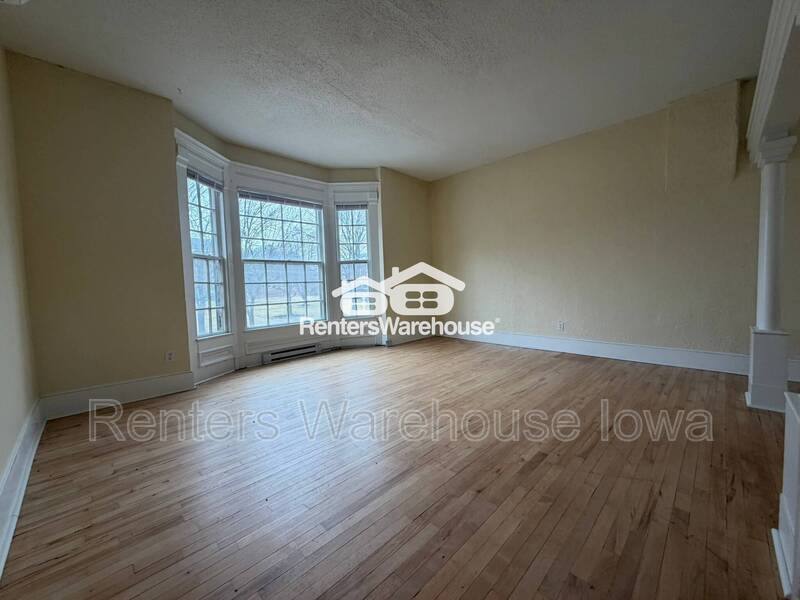 Apartment for rent at 1215 25th St, Des Moines, IA 50311